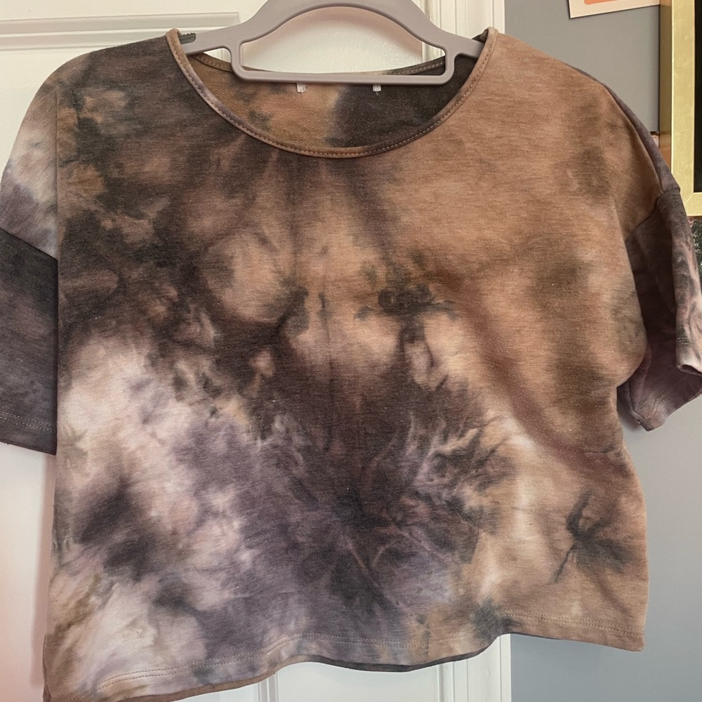 dark colored tie dye tee shirt; art class brand from target; girls large